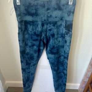 Woman’s Blue Tie-Dye Leggings